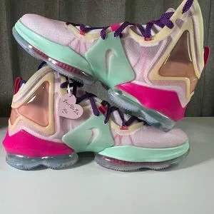 Nike | Shoes | Nike Lebron Xix 9 Valentines Day Love Letter  display picture 2